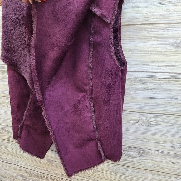 WHBM Shearling Vest in Cabernet Vegan Vest - Picture 6 of 7